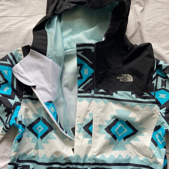 NWT Girls Resolve Reflective Rain Jacket - Picture 3 of 8